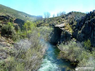 Cascadas del Aljibe - Arquitectura Negra;sierra magina gasco la ruta del cares la senda del oso sist